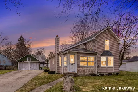 610 S Front St, Belding, MI 48809 photo 2