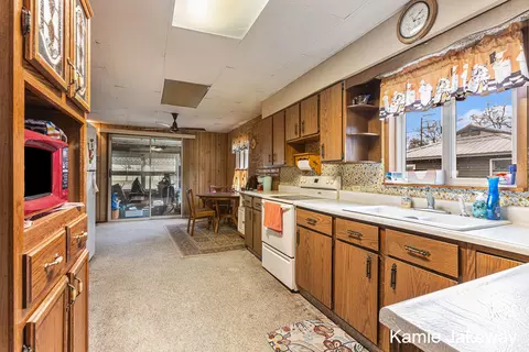 610 S Front St, Belding, MI 48809 photo 11
