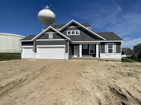 3367 Eagle Peak Dr, Jenison, MI 49428