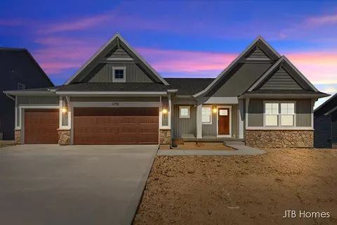3758 Waterton Dr, Grandville, MI 49418