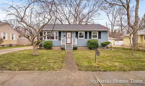 2070 Philo Ave, Muskegon, MI 49441