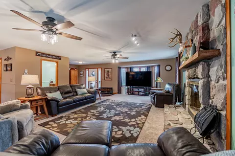 13477 Capernall Rd, Carleton, MI 48117 photo 13