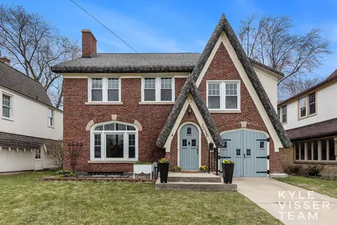 2035 Godwin Ave SE, Grand Rapids, MI 49507