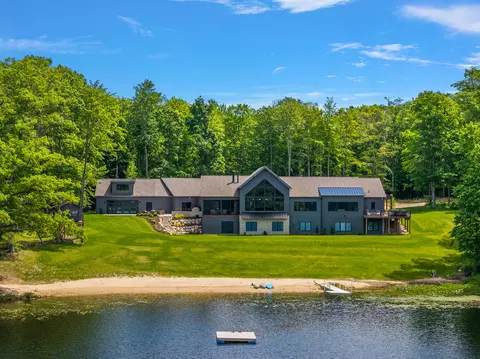 4992 E Loop Rd, Hesperia, MI 49421