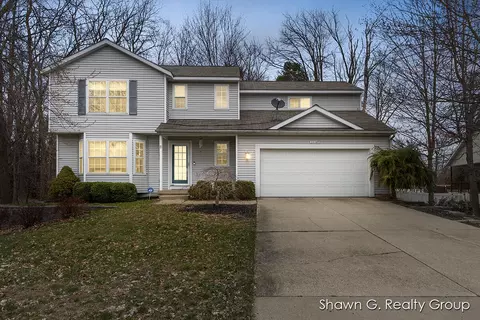 11143 Creekside Dr, Allendale, MI 49401