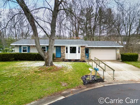 3513 Las Vegas Dr NE, Belmont, MI 49306