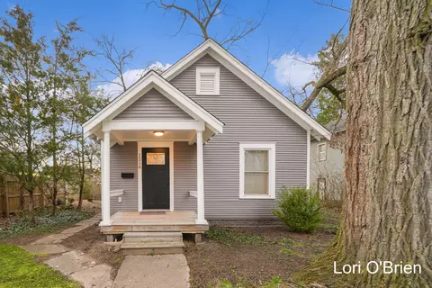 1216 Giddings Ave SE, Grand Rapids, MI 49506