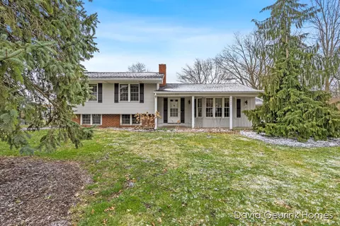 6620 96th Ave, Zeeland, MI 49464