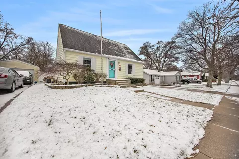 1338 Waverly Ave, Grand Haven, MI 49417