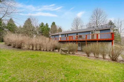 337 5th St, Plainwell, MI 49080 photo 2