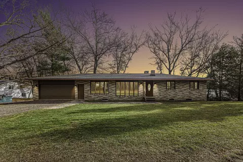 923 N Rock Lake Dr, Vestaburg, MI 48891