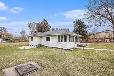 5741 Wealthy St, Newaygo, MI 49337 photo 2