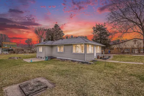 5741 Wealthy St, Newaygo, MI 49337