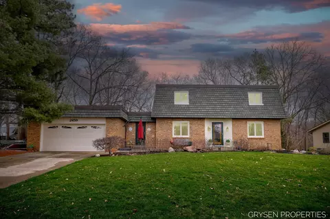 2459 Rockhill Dr NE, Grand Rapids, MI 49525