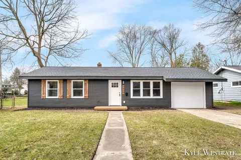 1649 Herrick Ave NE, Grand Rapids, MI 49505
