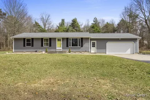 7500 Herrington Ave NE, Belmont, MI 49306
