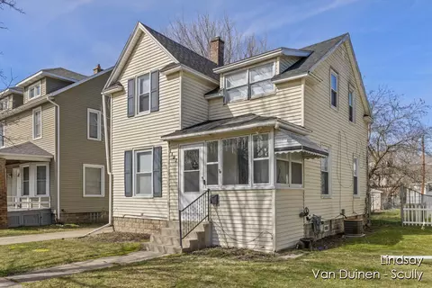 1127 Sibley St NW, Grand Rapids, MI 49504