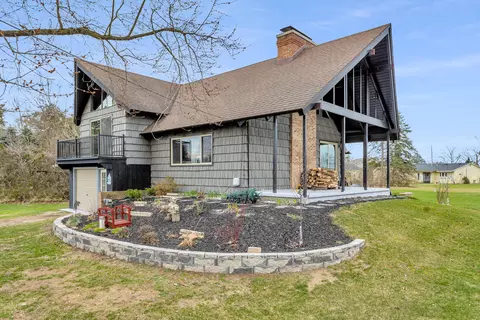 118 Victoria Dr, Brooklyn, MI 49230