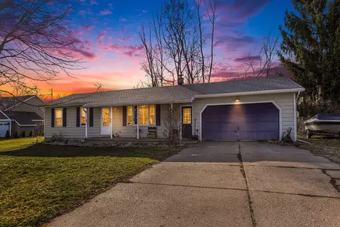 125 Loomis St, Sparta, MI 49345