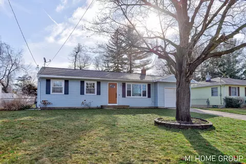 5506 Pinebrook Ave SE, Grand Rapids, MI 49548