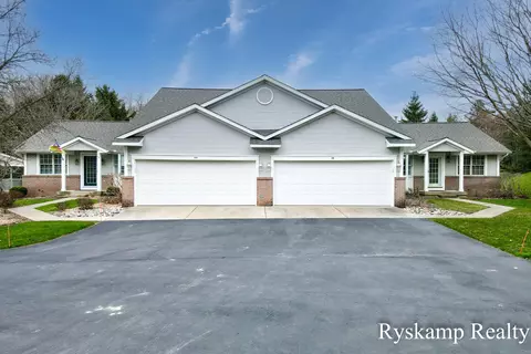 36 Spring Arbor Ct SE #35, Ada, MI 49301 photo 3