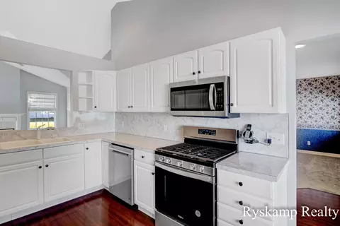 36 Spring Arbor Ct SE #35, Ada, MI 49301 photo 8