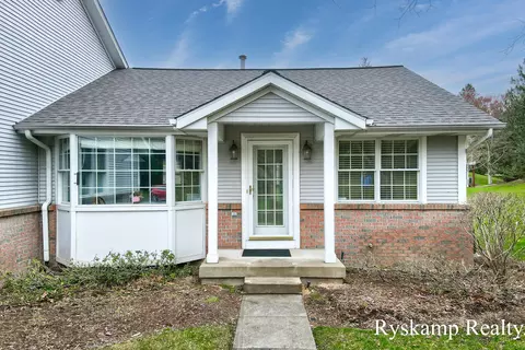 36 Spring Arbor Ct SE #35, Ada, MI 49301 photo 4