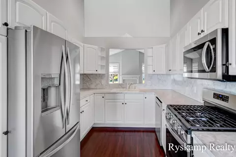 36 Spring Arbor Ct SE #35, Ada, MI 49301 photo 9