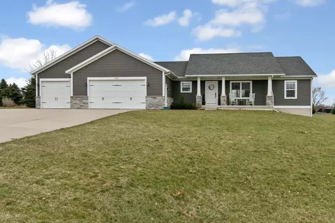 8962 Wabasis Pointe Dr, Greenville, MI 48838