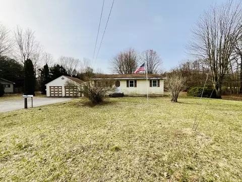 556 9 Mile Rd NW, Comstock Park, MI 49321