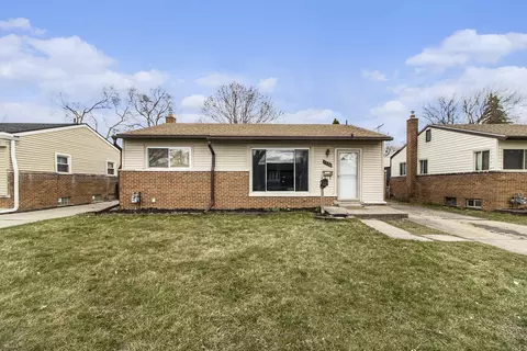 6124 Deering St, Garden City, MI 48135