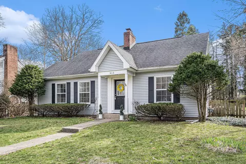 915 Edgemoor Ave, Kalamazoo, MI 49008