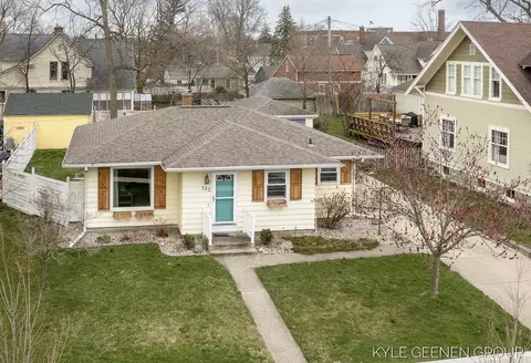 343 Pine Ave, Holland, MI 49423