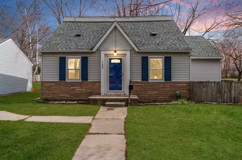 1604 Venoy Rd, Garden City, MI 48135