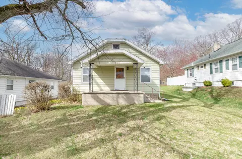 1818 Warren Ave, Jackson, MI 49203