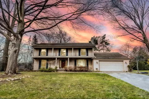 915 Lampwick Ct, Bloomfield Hills, MI 48304