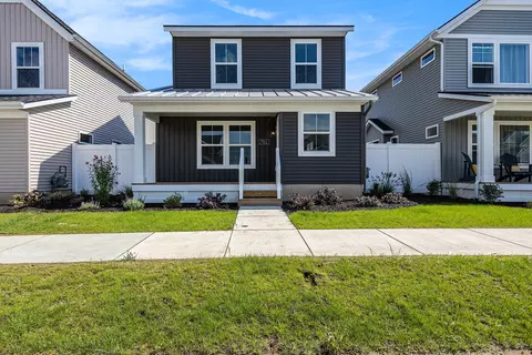 7912 Greendale Dr, Byron Center, MI 49315
