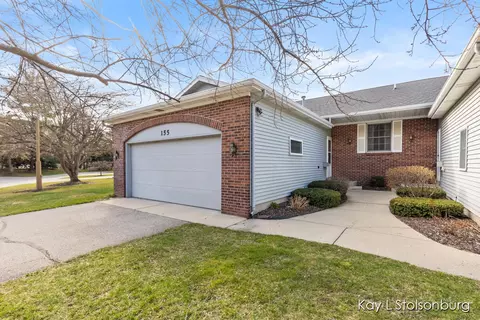 155 Laurelwood Ct SW, Grand Rapids, MI 49548