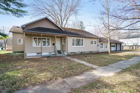 402 S Main St, Plainwell, MI 49080