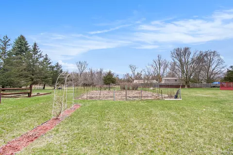 8050 Roepke Ct, Gregory, MI 48137 photo 42