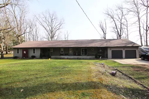 22707 Riverside Dr, Mendon, MI 49072