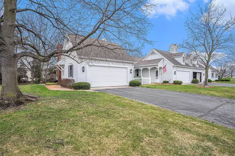 8111 Weatherwax Dr, Jenison, MI 49428