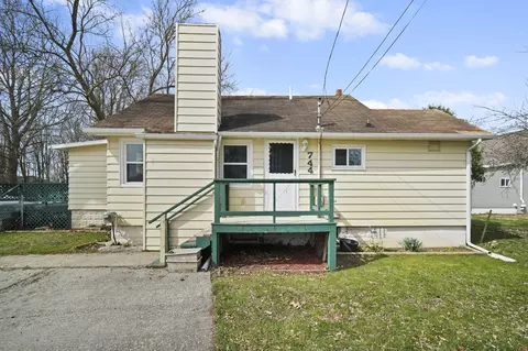 744 S Lakeside Dr, Michigan Center, MI 49254