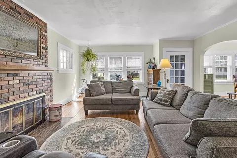314 S Bowen St, Jackson, MI 49203 photo 5