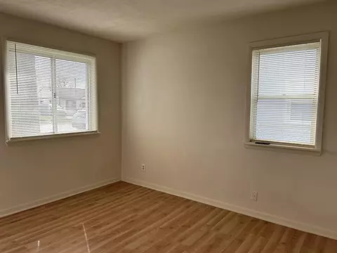 11860 Grant St, Riverview, MI 48193 photo 4