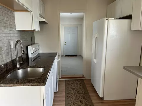 11860 Grant St, Riverview, MI 48193 photo 5