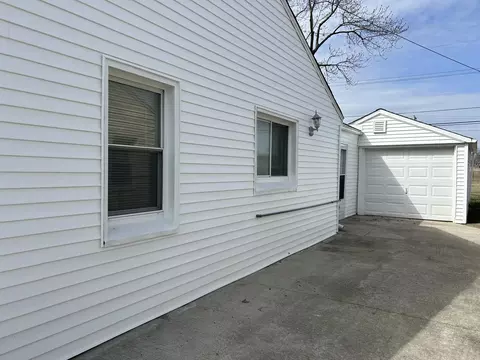 11860 Grant St, Riverview, MI 48193 photo 14
