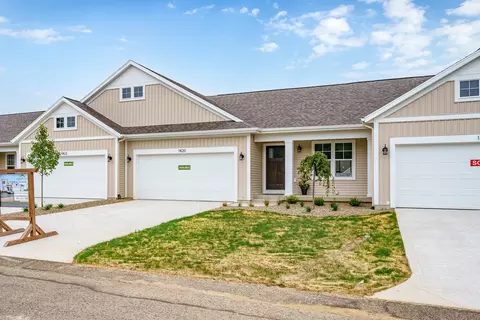 1420 N Village Cir, Kalamazoo, MI 49009