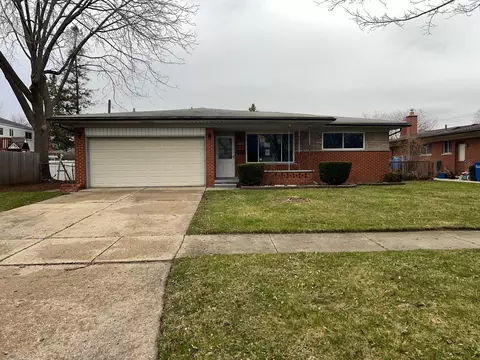2709 Mcalpine Dr, Warren, MI 48092