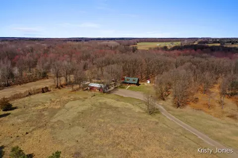 2754 Wonderland Dr, Wayland, MI 49348